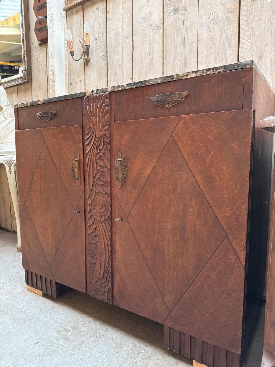 Cabinet with marmble 