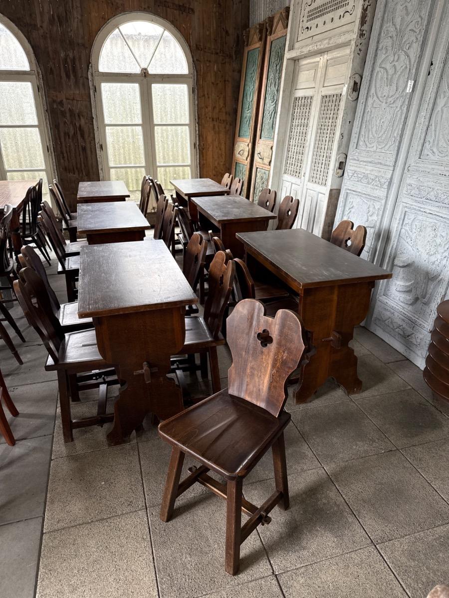 Café chairs and tables 
