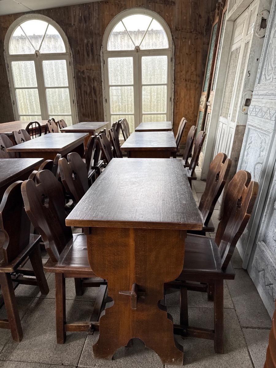 Café chairs and tables 