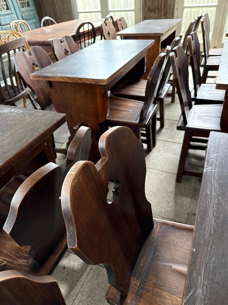 Café chairs and tables 