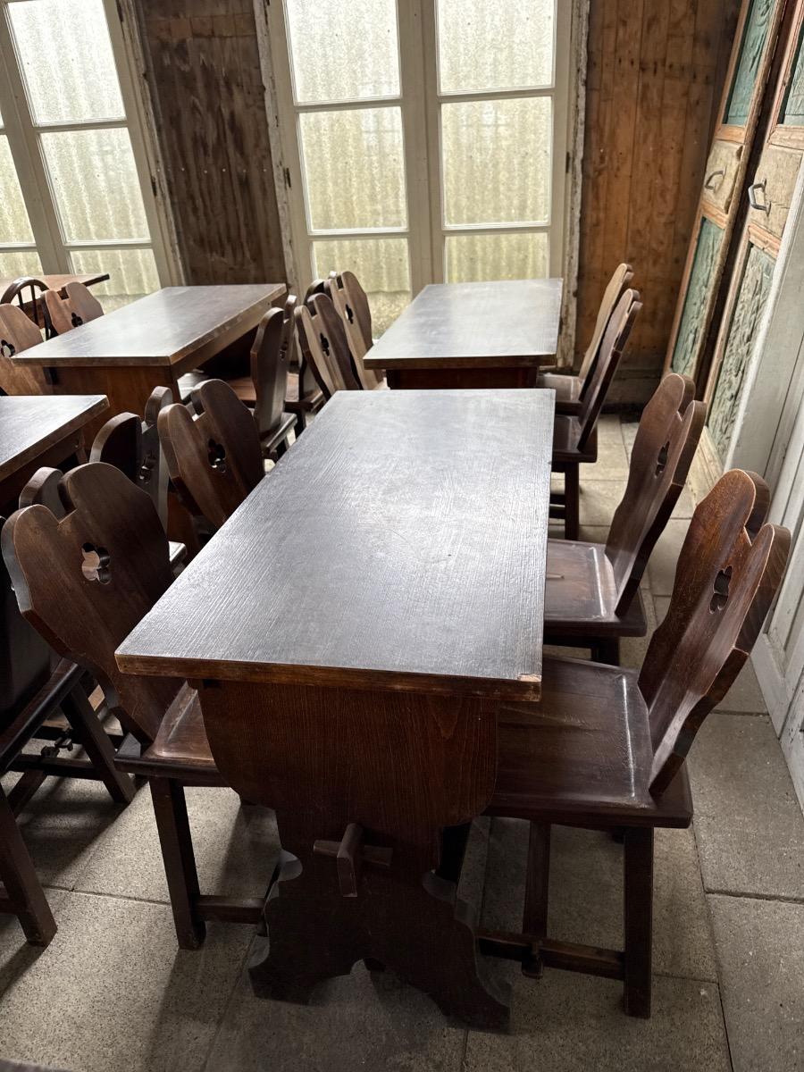 Café chairs and tables 