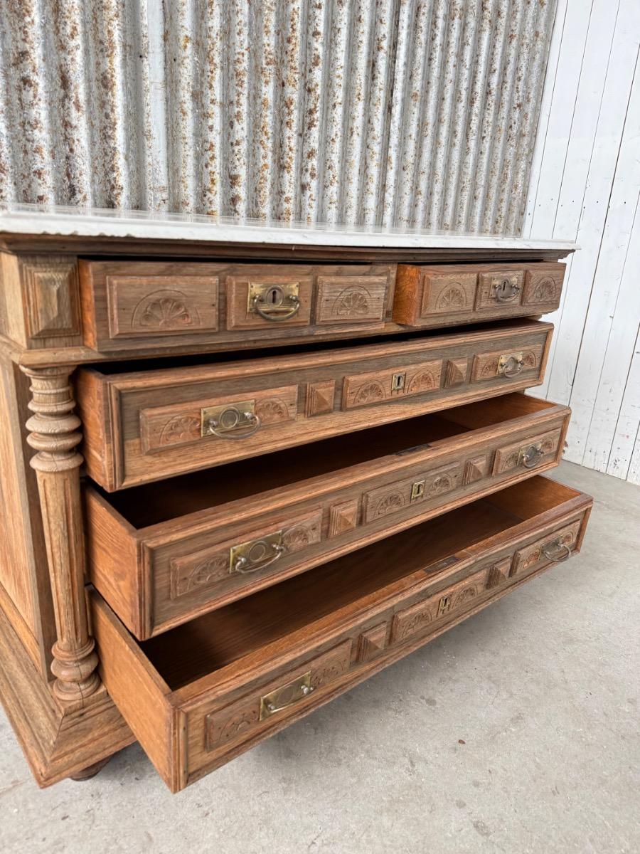 Chest of drawers