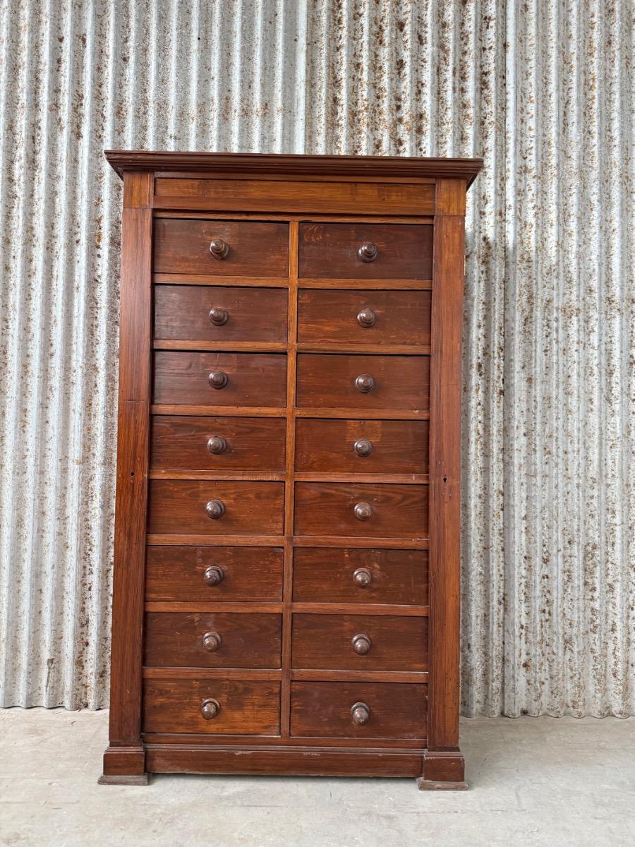 Chest of drawers