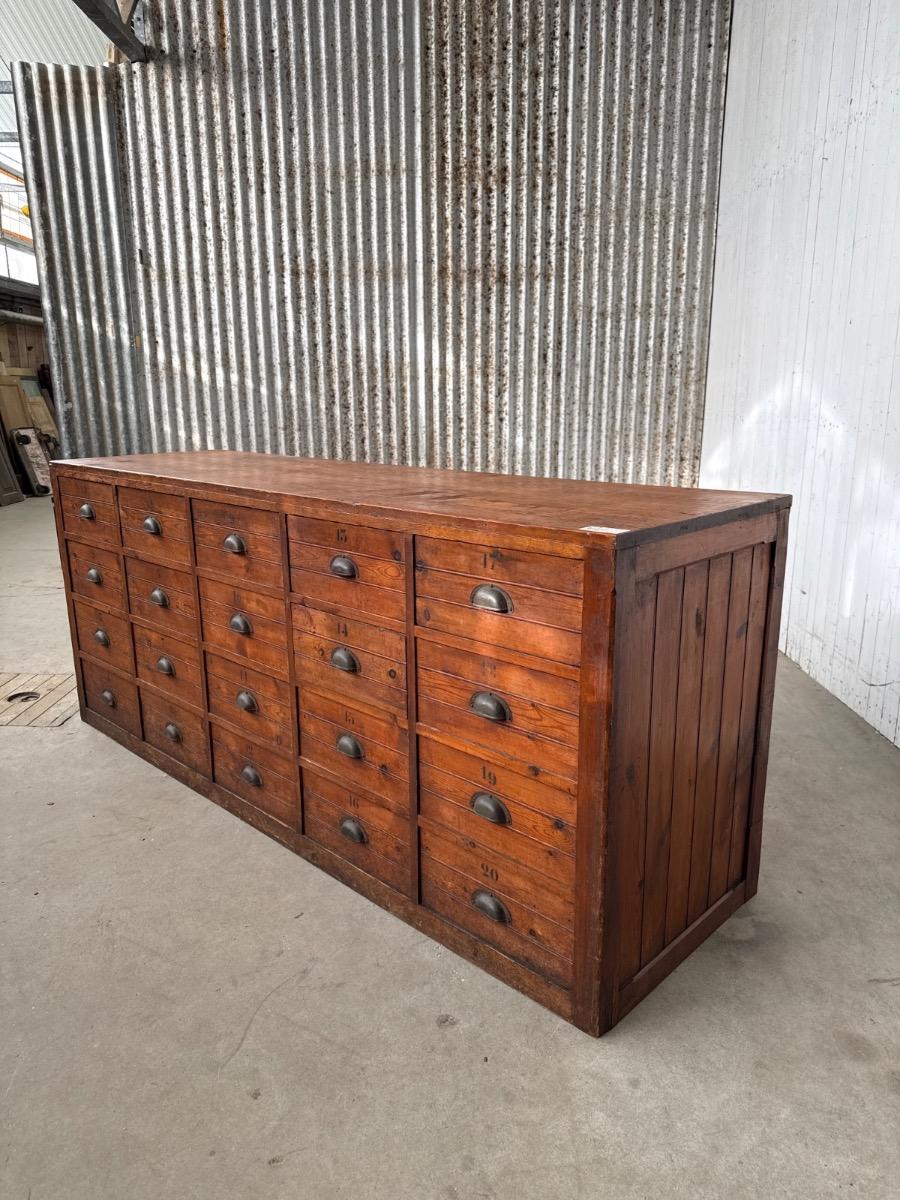 Chest of drawers