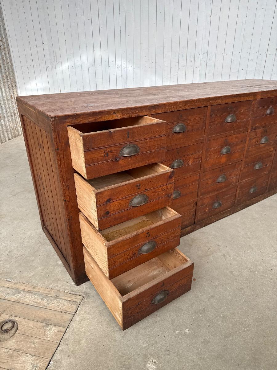 Chest of drawers