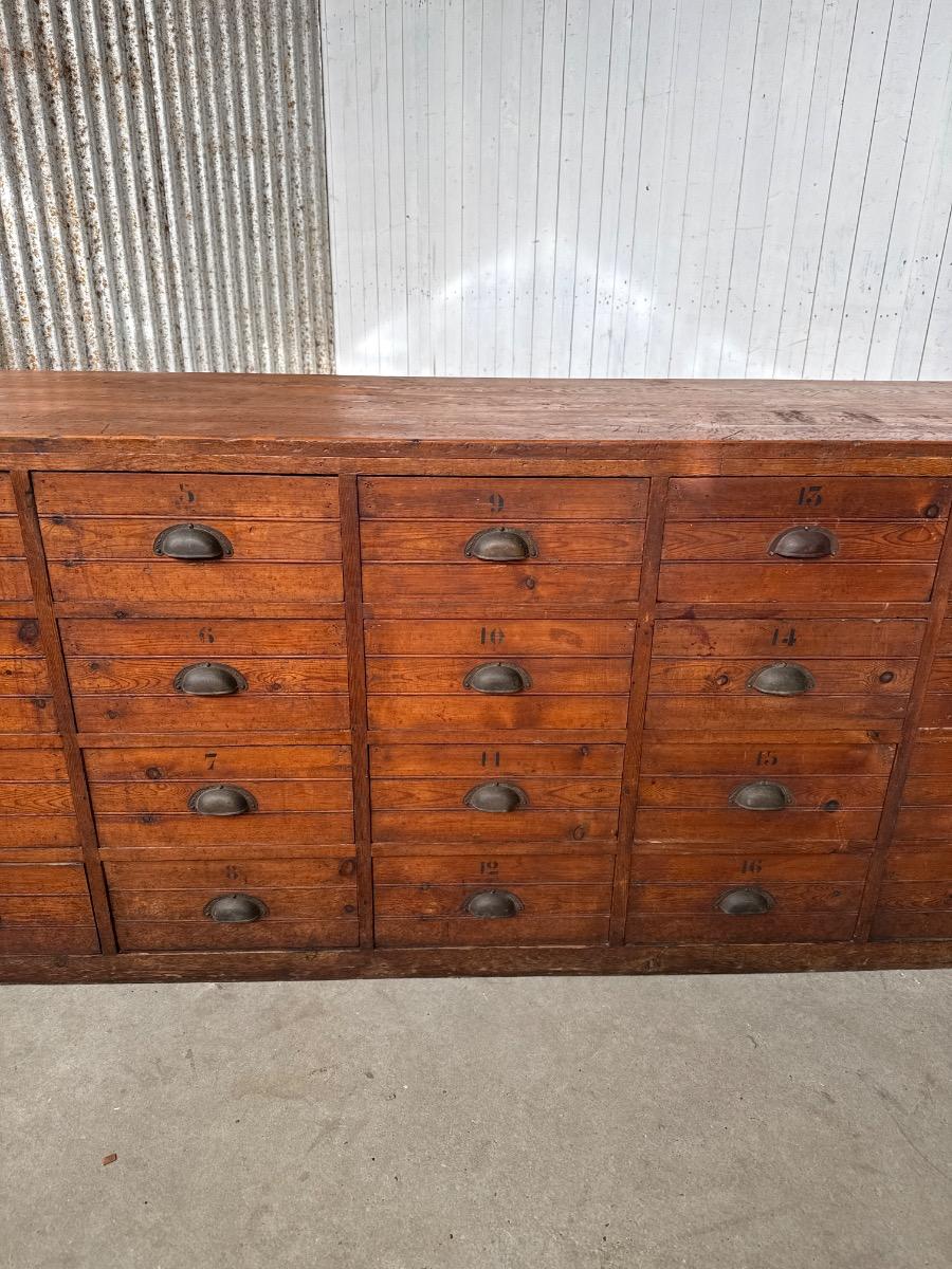 Chest of drawers