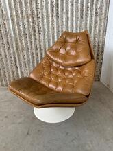 Designer Geoffrey D Harcourt style Lounge fauteuil + hocker in Leather, Europe 20e eeuw