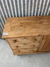 Grenen kast