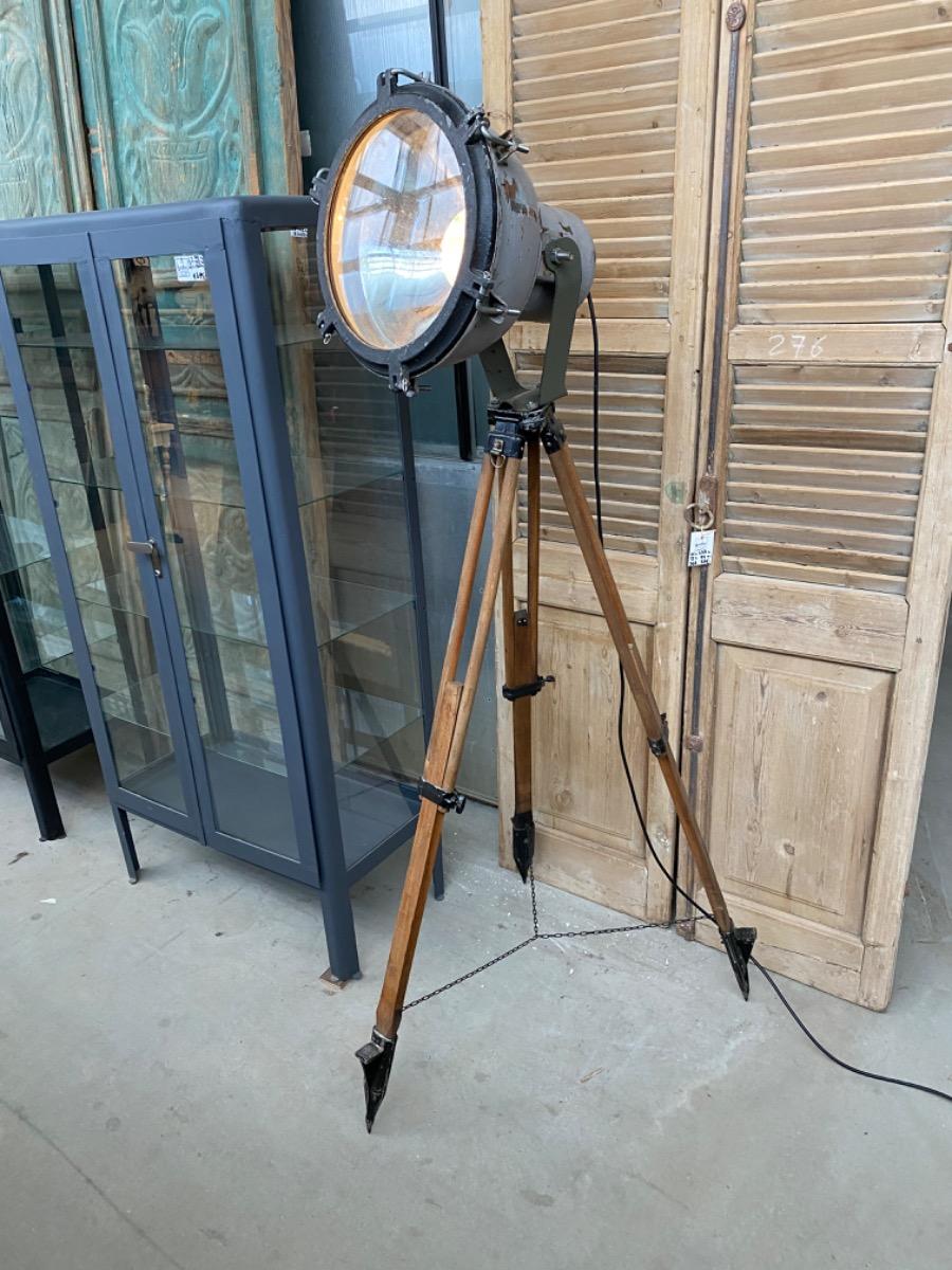 Industrial lamp