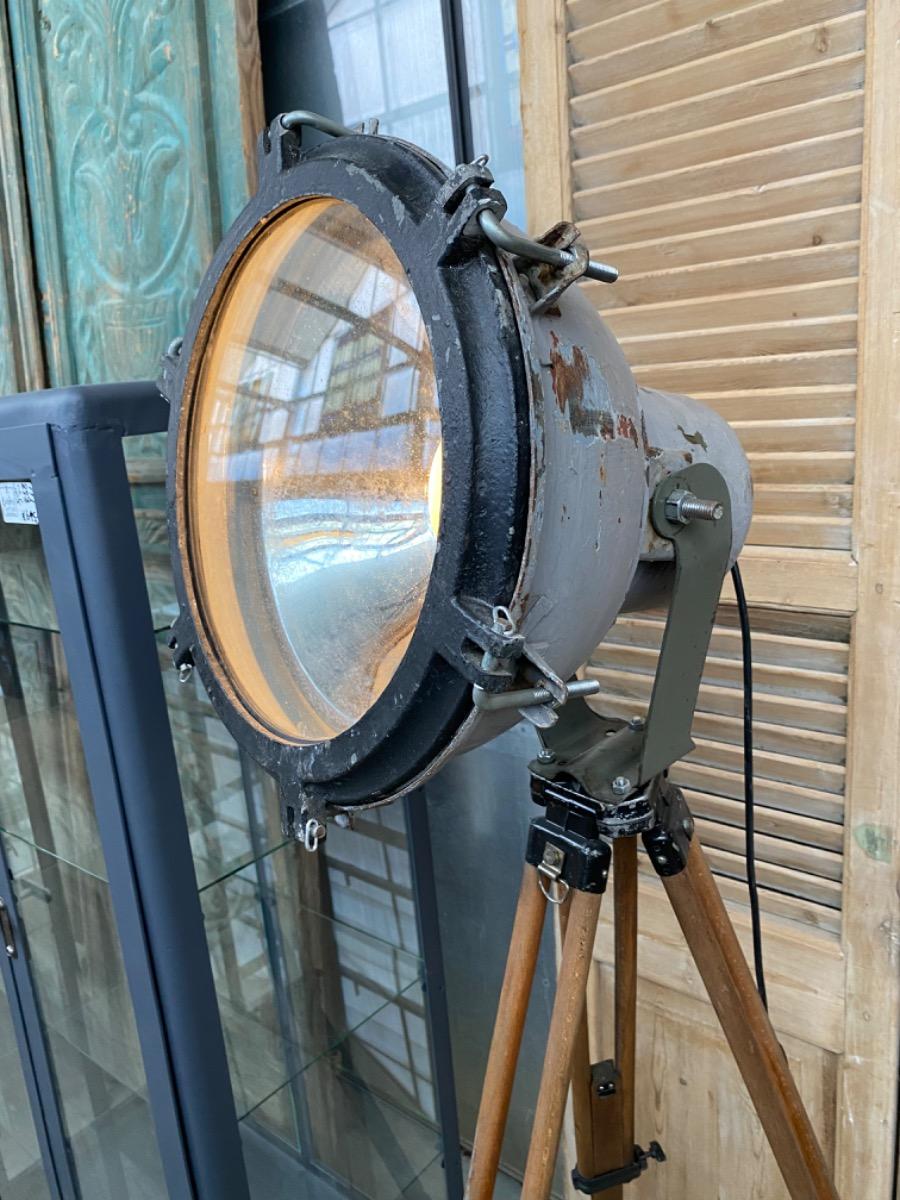 Industrial lamp