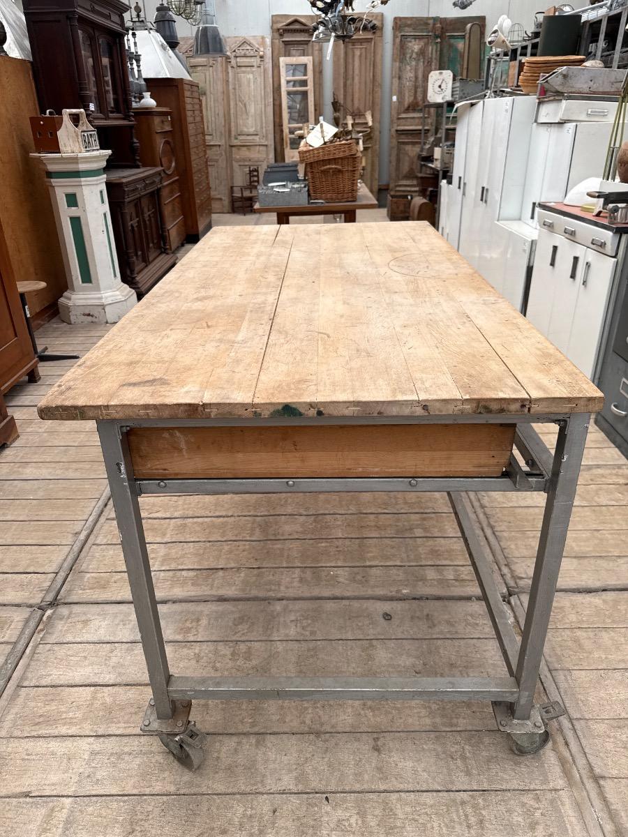 Industrial work table