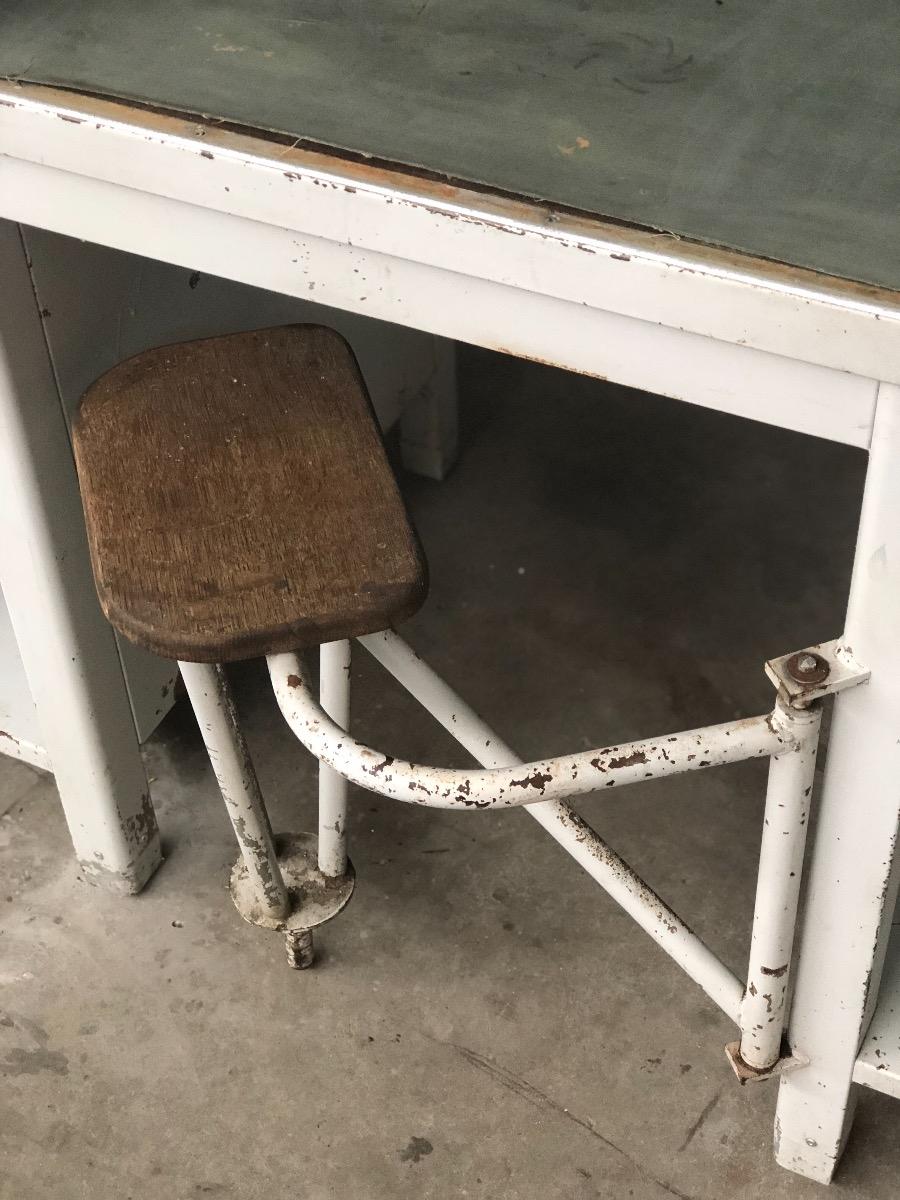 Industrial workbench