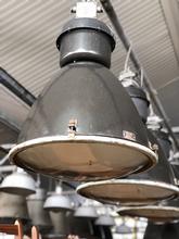 Lamp Industrieel stijl in Emaille met bolglas, Europa 20e eeuws