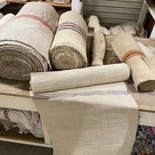 Antique style Linen in Fabric, Europe 20e eeuw