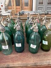 style Old decoration brocante vintage spray bottles  in glass, Europa