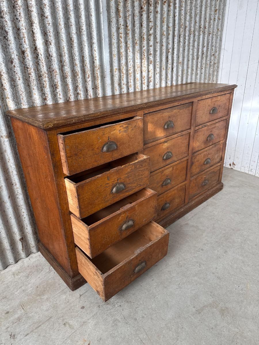 Pharmacie chest of drawers 
