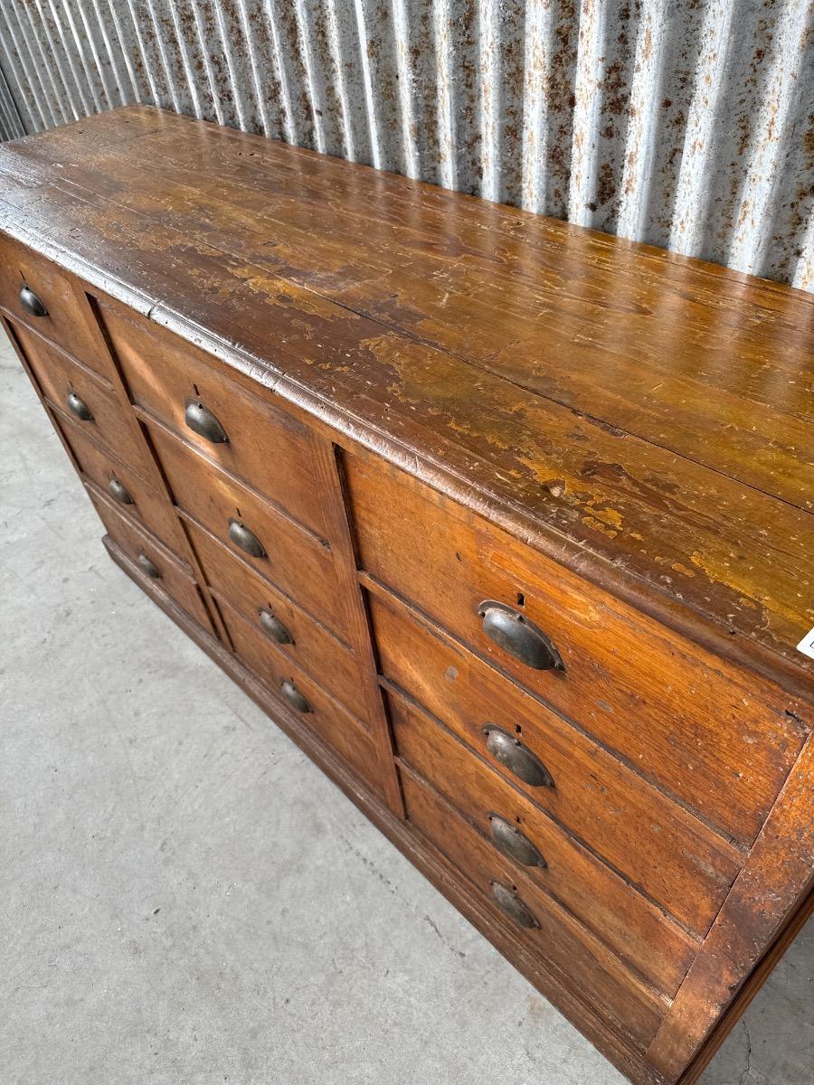 Pharmacie chest of drawers 