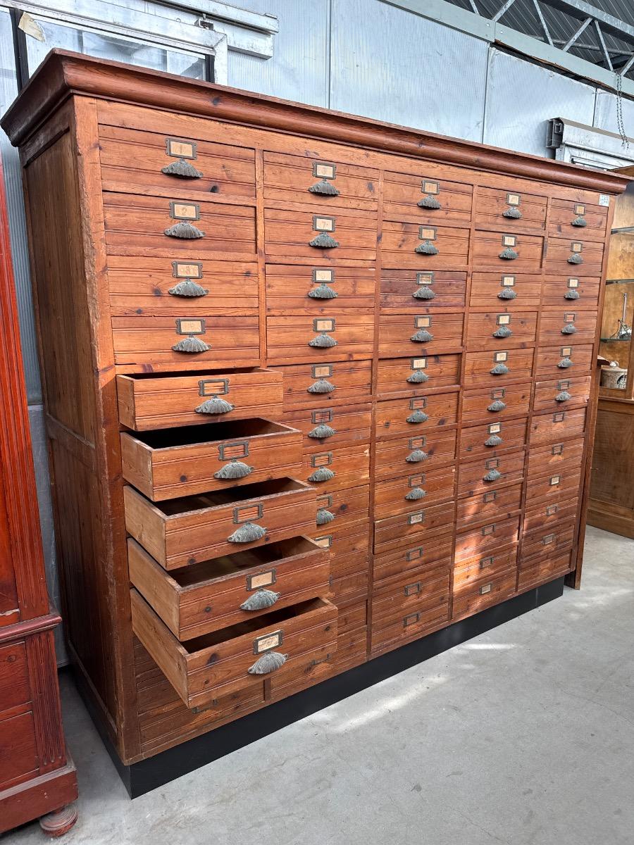 Pharmacist chest of drawers