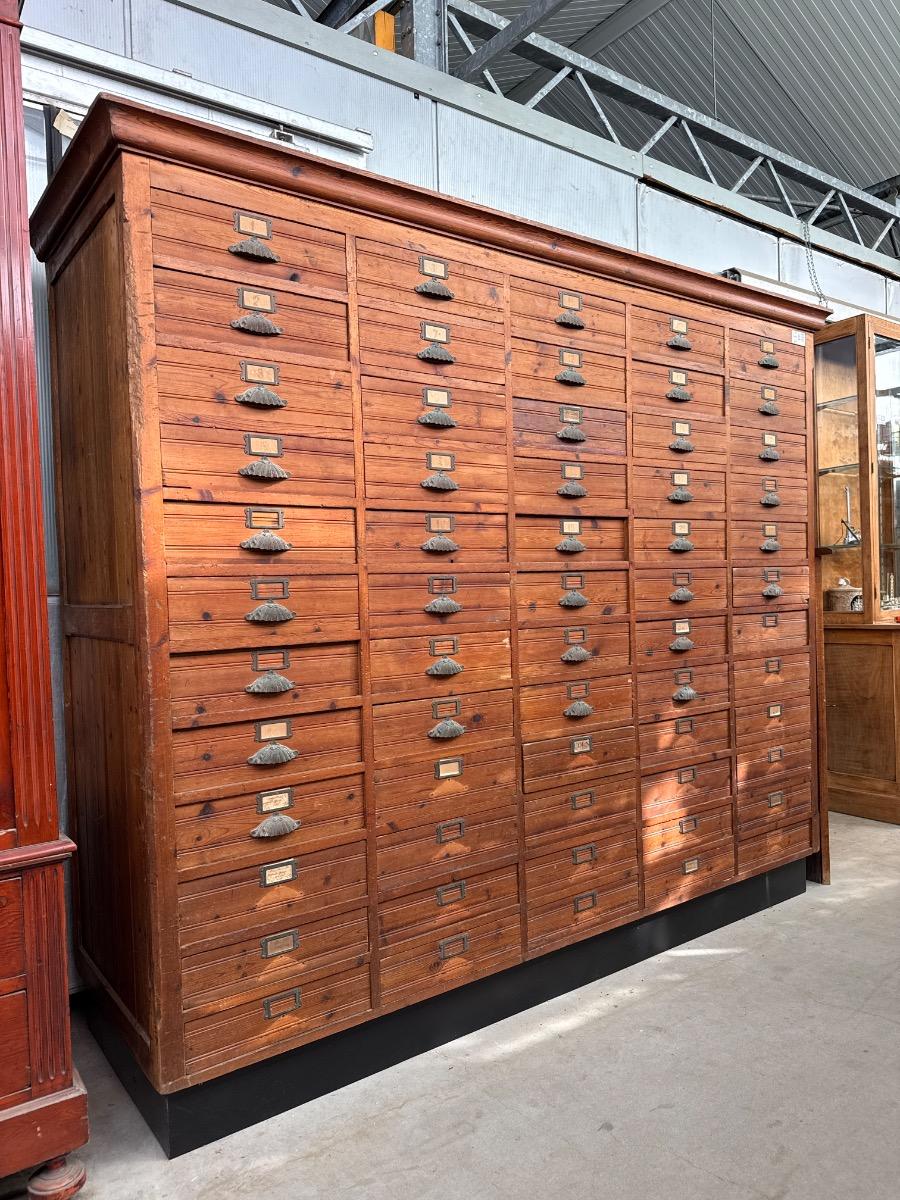 Pharmacist chest of drawers