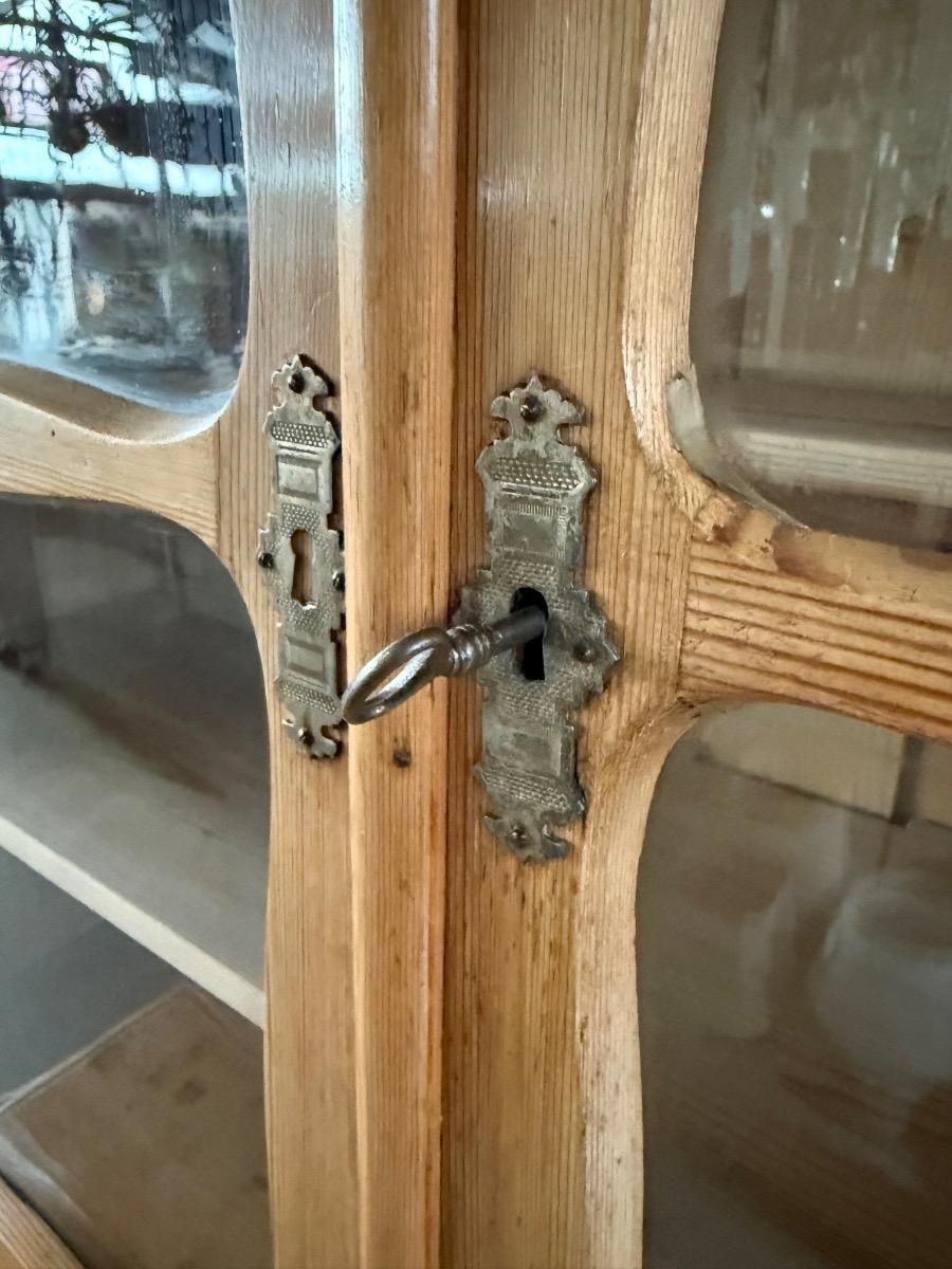 Pine cabinet 