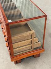 Set 2 stuks antieke toonbank glas
