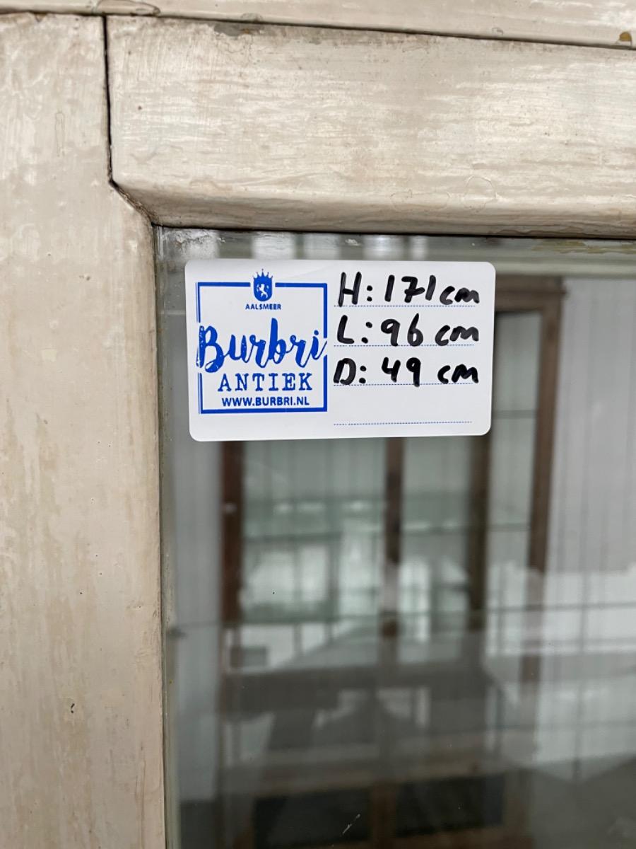 Shopcabinet Antique showcase