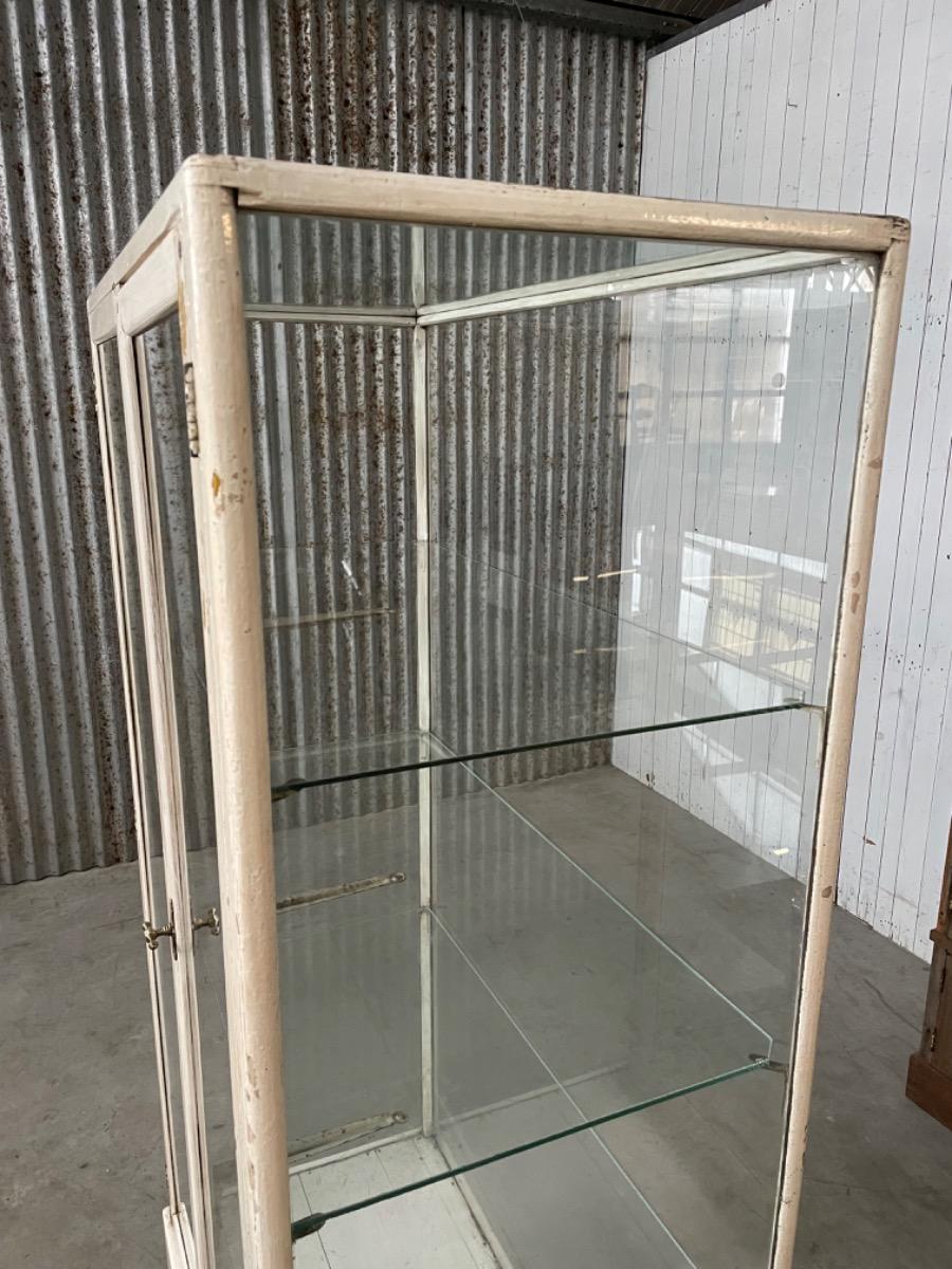 Shopcabinet Antique showcase