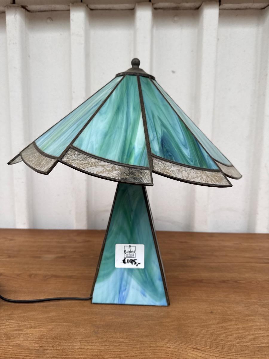 Tiffany stained glass table lamp