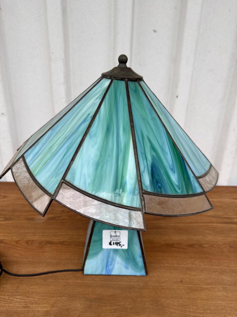 Tiffany stained glass table lamp
