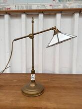 Vintage messing bureaulamp  Tiffany stijl in glas en messing, 1930