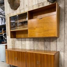 Design barkast Vintage ontwerper A.A.Pepijn stijl in hout en glas, Nederland 1950-1960