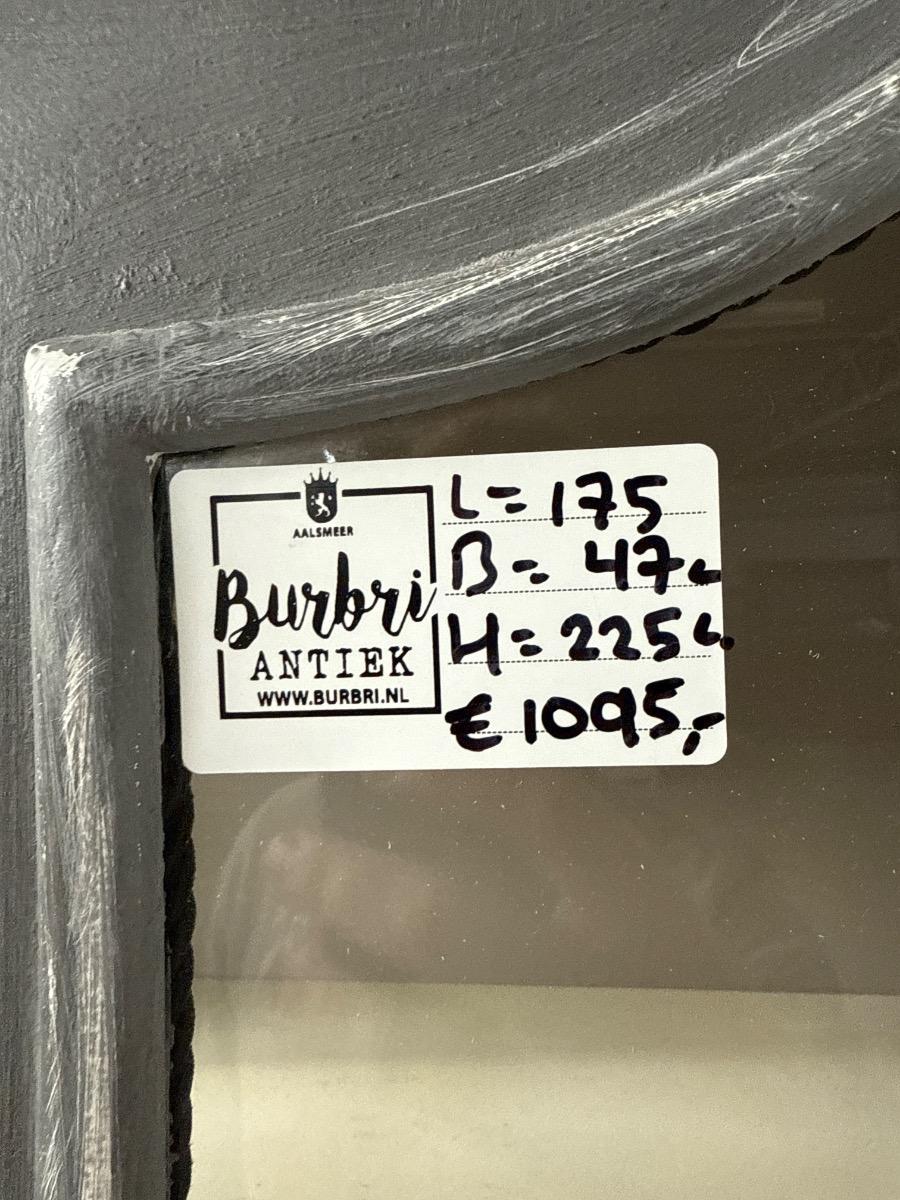 Vintage Shop display