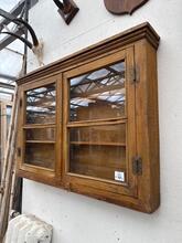 Cabinet Vitrinekast stijl in Hout en glas , Europa 20-eeuw