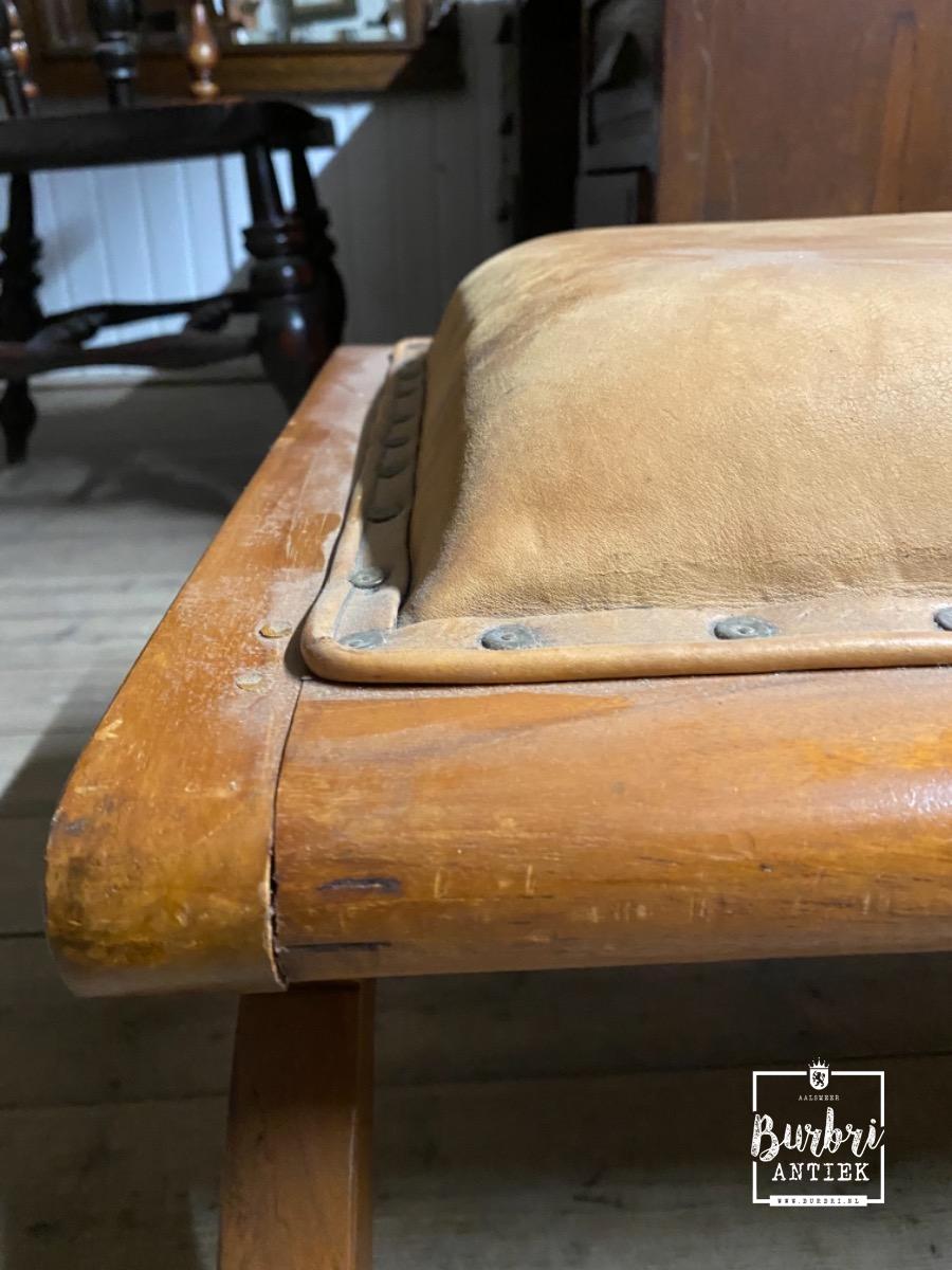 Stamboom Dag Paleis Antique pouf - Antieke banken - Antieke meubels - Burbri