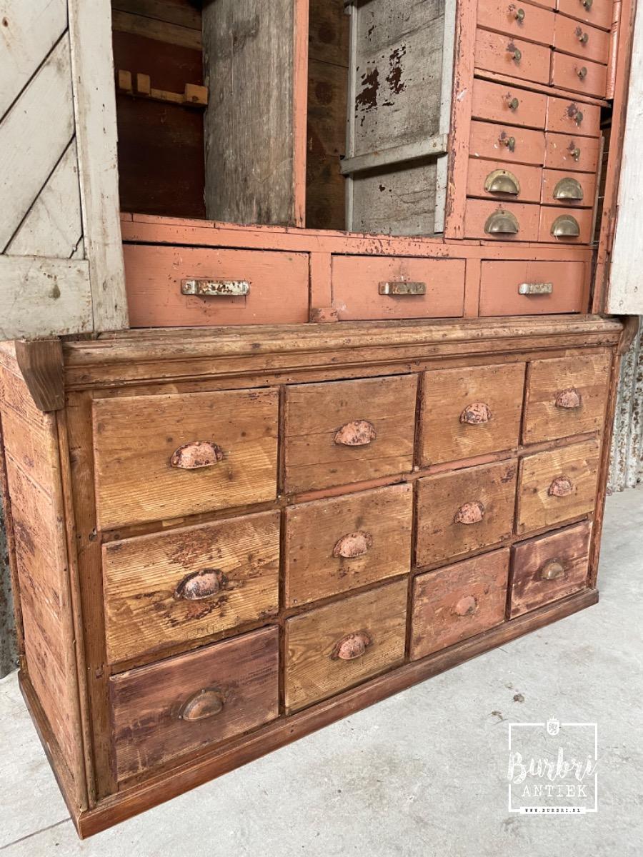 Ladenkast stijl in hout, - Antieke - meubels - Burbri