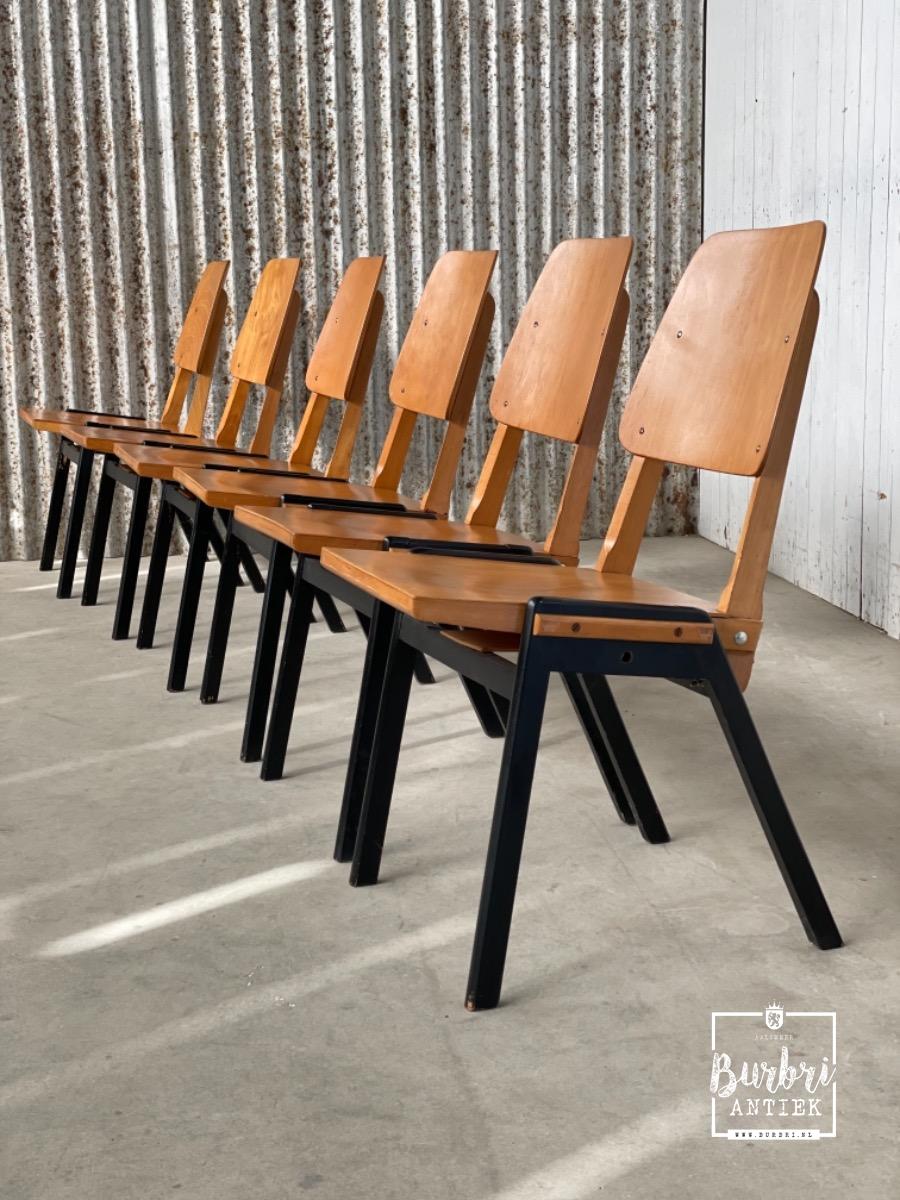 bedelaar stromen opleiding Vintage Chairs - Stoelen en banken - Design - Burbri