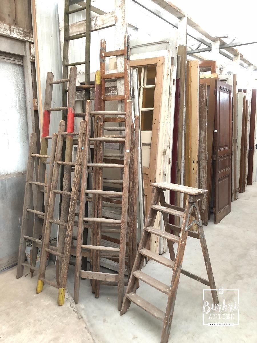Voorbeeld Authenticatie Dankzegging old wooden ladders - Antieke winkel decoratie's - Winkelinrichtingen -  Burbri